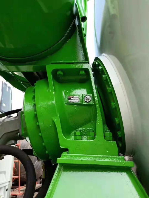 程力攪拌車廠家供應，專業(yè)機電設備歡迎來電訂購